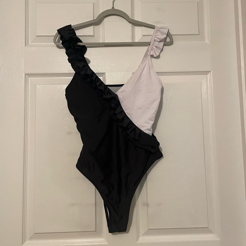 Shein Black and White Two-Toned Ruffled V-Neck One Piece Swimsuit